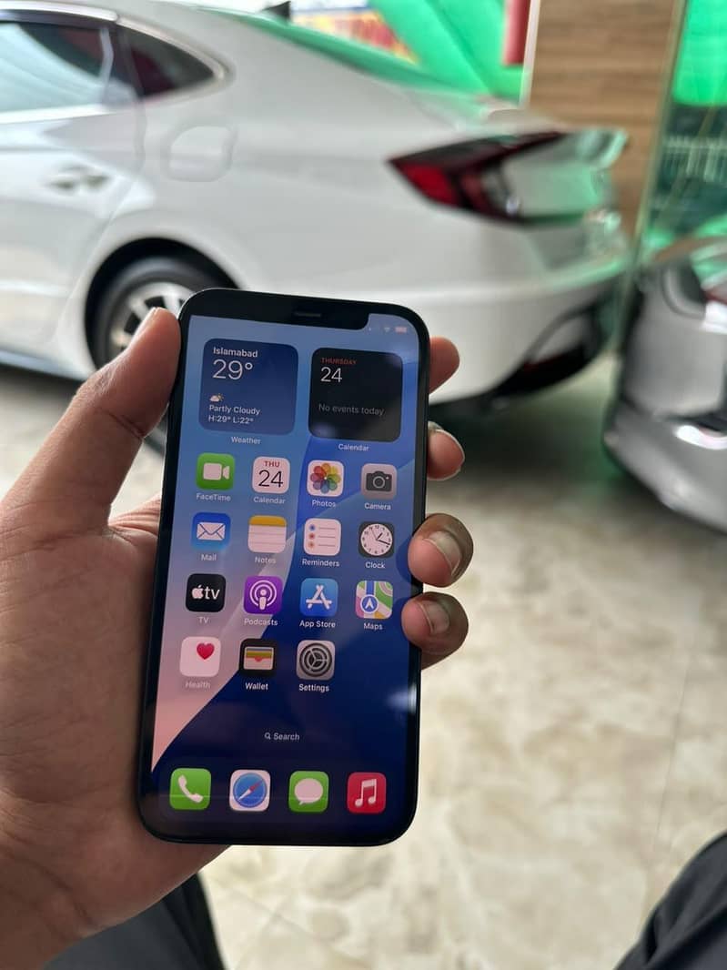 Apple iPhone 12 2