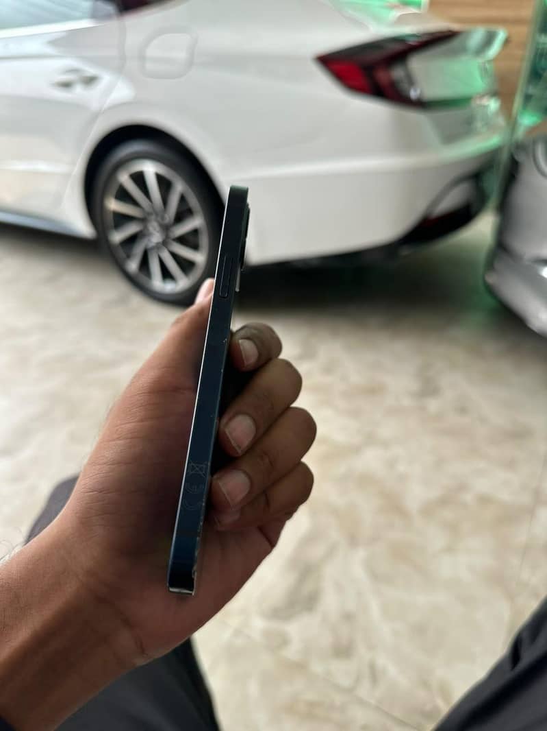 Apple iPhone 12 8