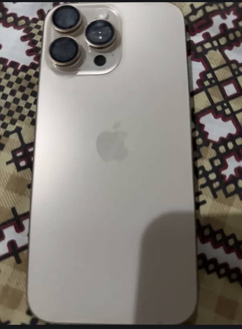 Apple iPhone 16 Pro Max 0