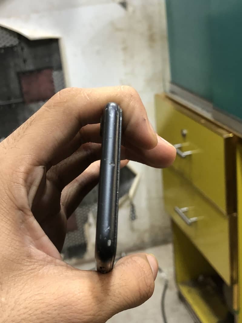 Apple iPhone 7 4