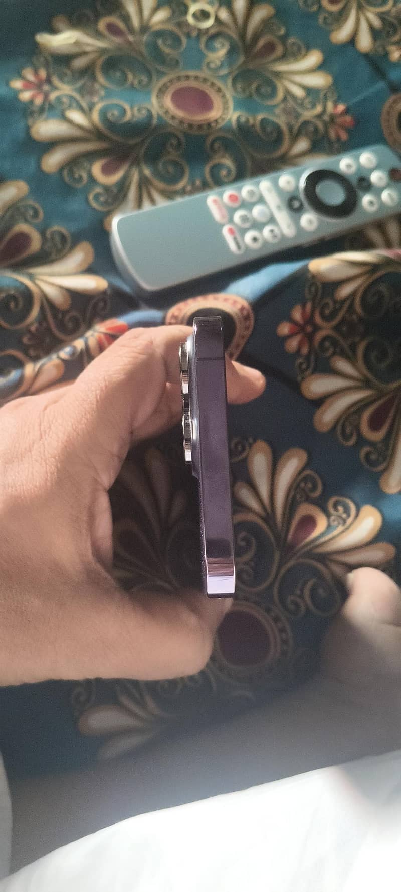 Apple iPhone 14 Pro Max 4