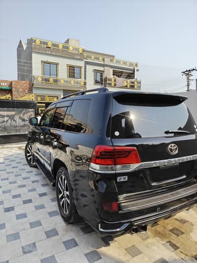 Toyota Land Cruiser V8 2011