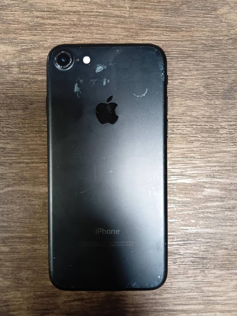 Apple iPhone 7 0