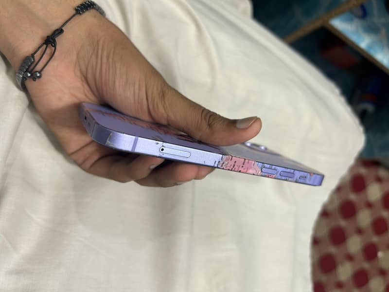 Apple iPhone 12 7