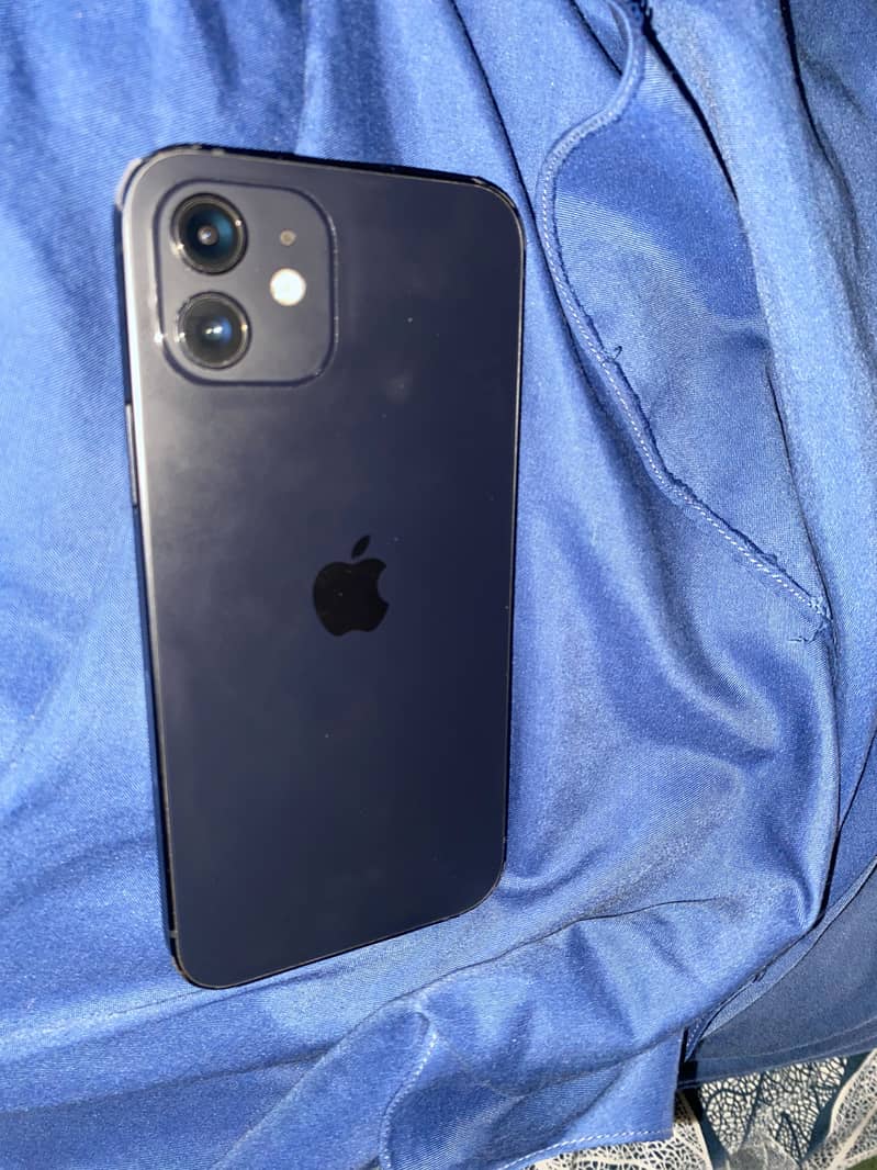 Apple iPhone 12 3