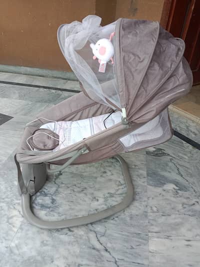 The Mastela 3-in-1 Electric Baby Swing & Bassinet