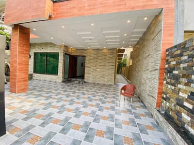 600  LAC Rs is Demand of this beautiful Renovated House is Sale