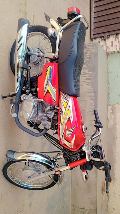 10by10 condition only 3100km use drive bilkul saaf condition