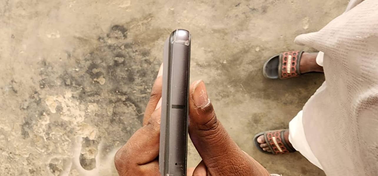 Google Pixel 8 4