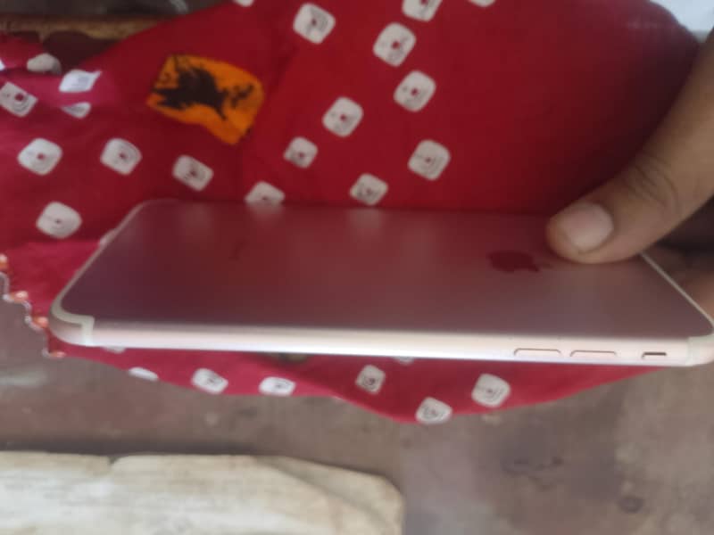 Apple iPhone 7 Plus 2