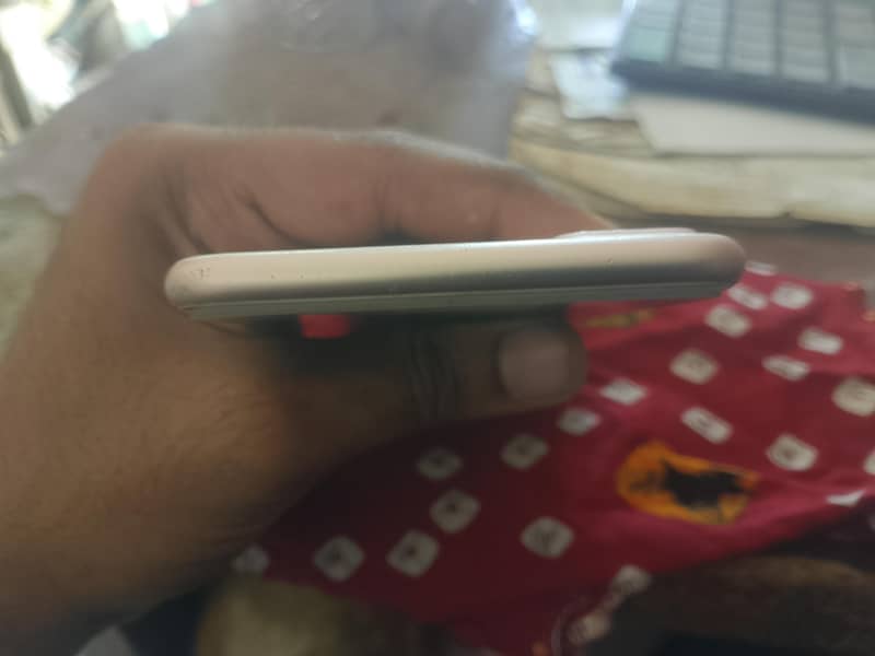 Apple iPhone 7 Plus 4