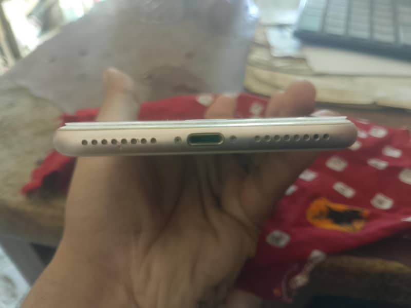Apple iPhone 7 Plus 5