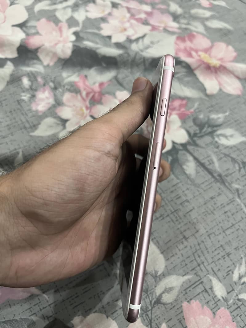 Apple iPhone 7 Plus 3