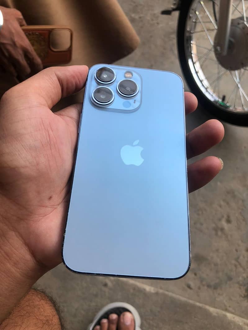 Apple iPhone 13 Pro 4