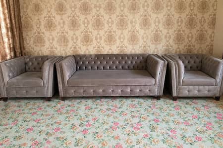 Modern Chesterfield Sofa Set | 10/10 Condition with 6+ Years Warranty