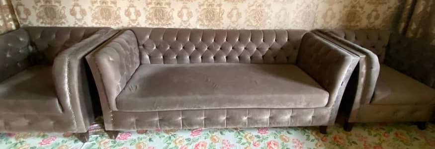 Modern Chesterfield Sofa Set | 10/10 Condition with 6+ Years Warranty