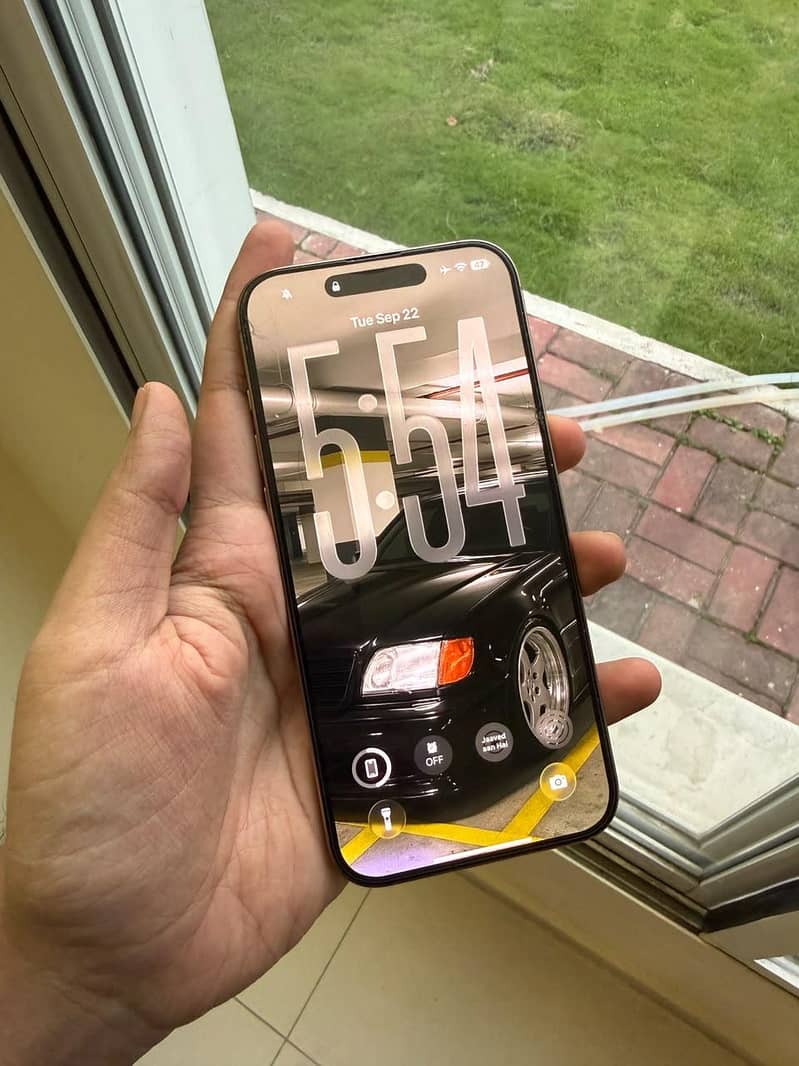 Apple iPhone 16 Pro Max 0