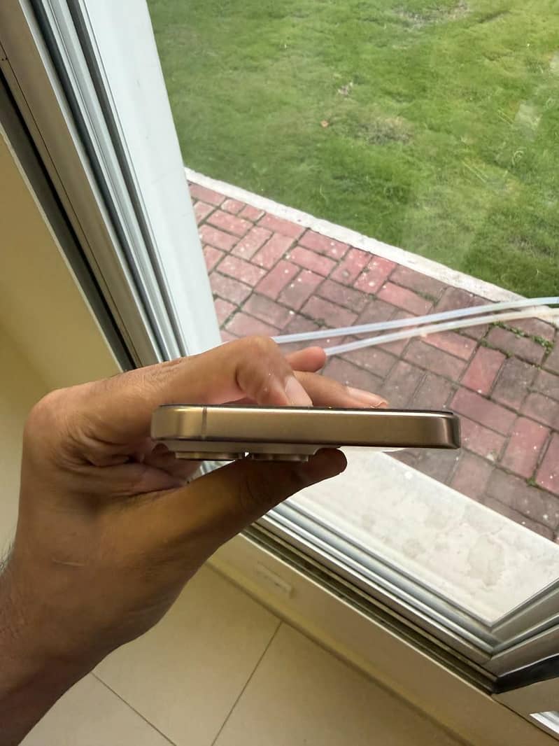 Apple iPhone 16 Pro Max 7