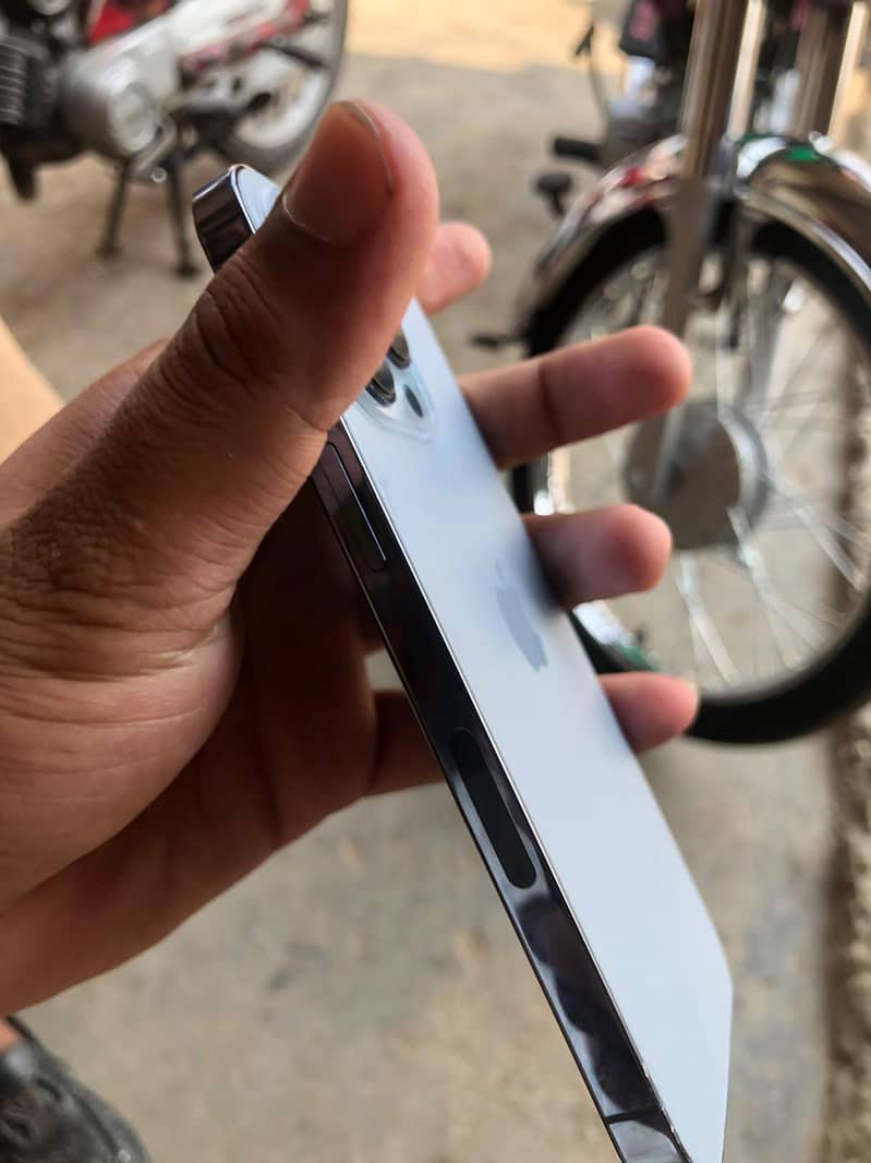 Apple iPhone 13 Pro 6
