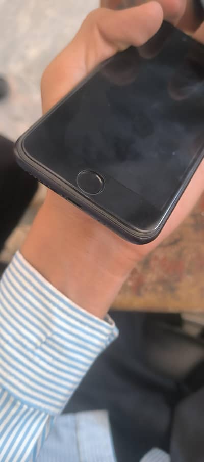 Apple iPhone SE