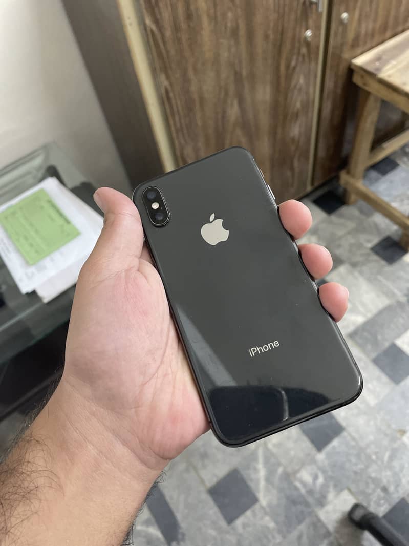 Apple iPhone XS 3