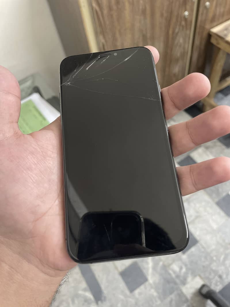 Apple iPhone XS 6