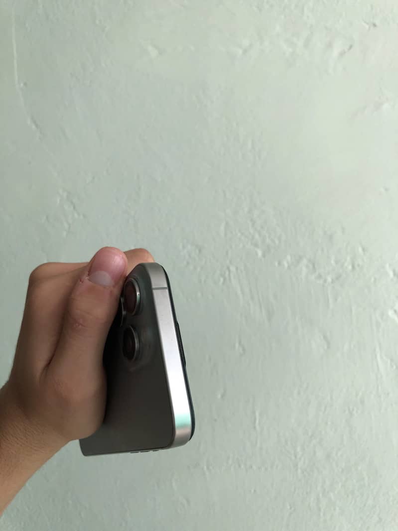 Apple iPhone 15 Pro Max 3