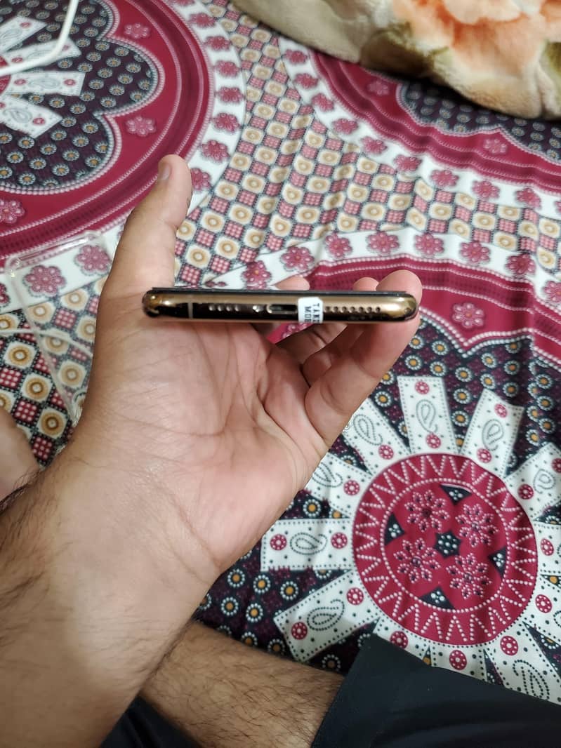 Apple iPhone 11 Pro Max 3