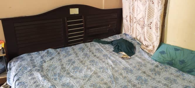 bed & Divider