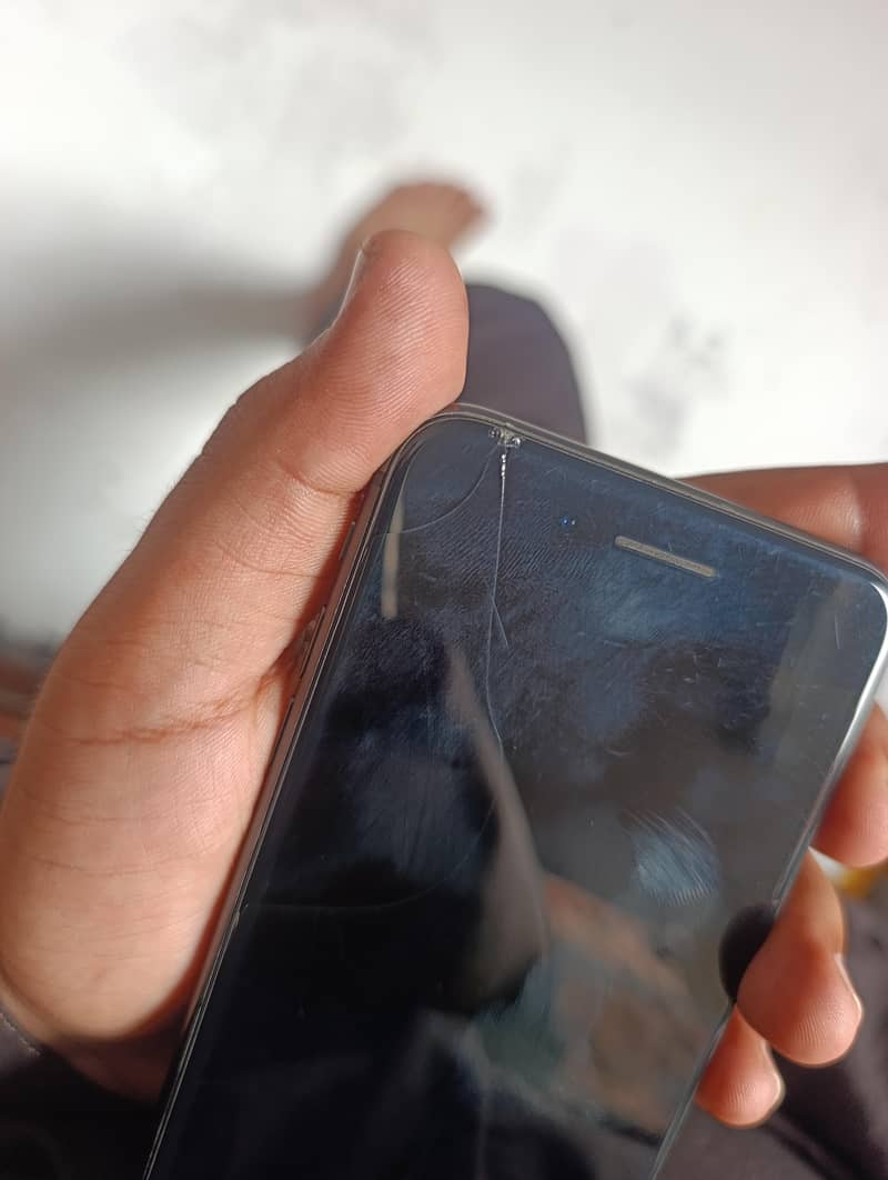 Apple iPhone 8 Plus 2