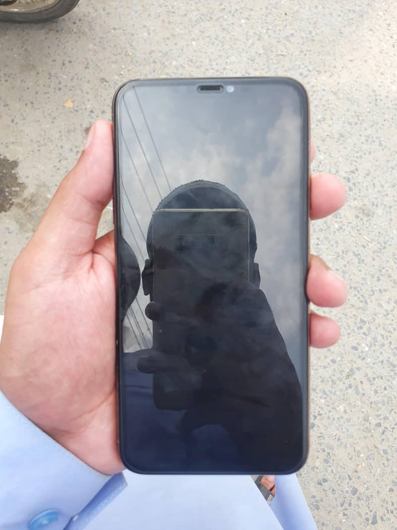 Apple iPhone 11 Pro Max 1