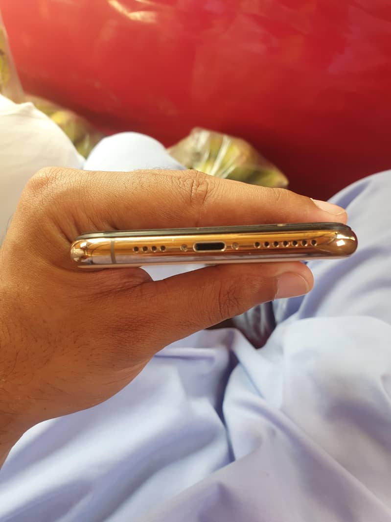Apple iPhone 11 Pro Max 5