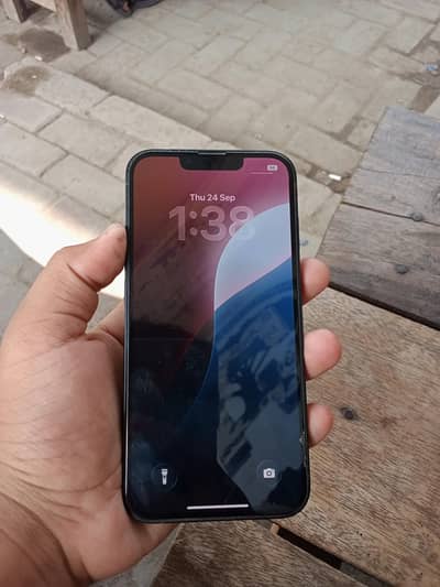 Apple iPhone 13