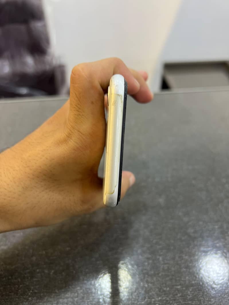 Apple iPhone SE2020 1
