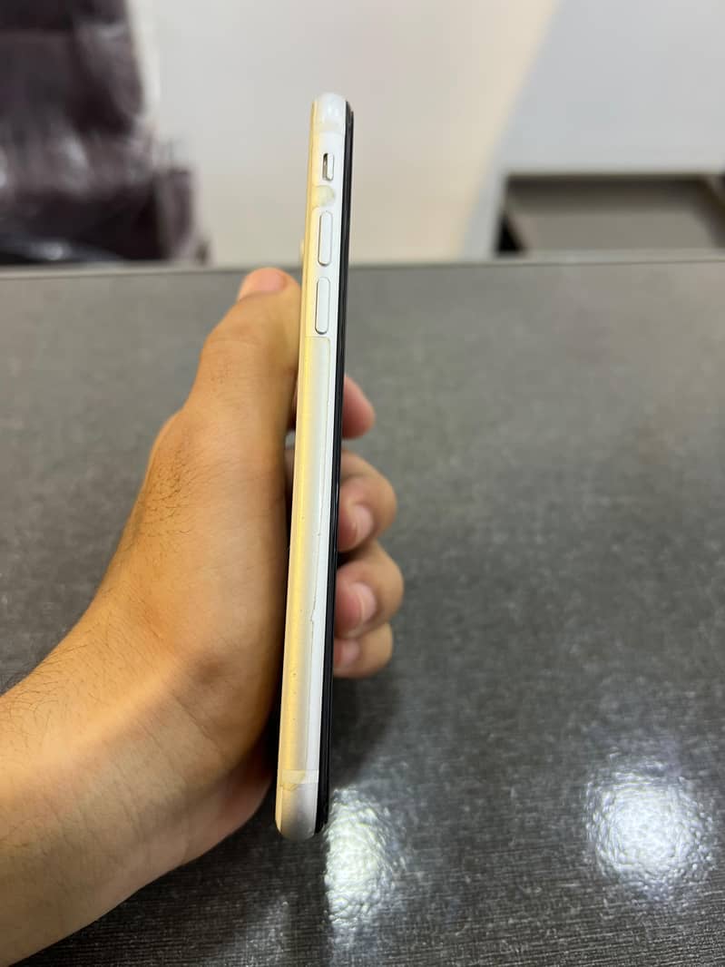 Apple iPhone SE2020 2