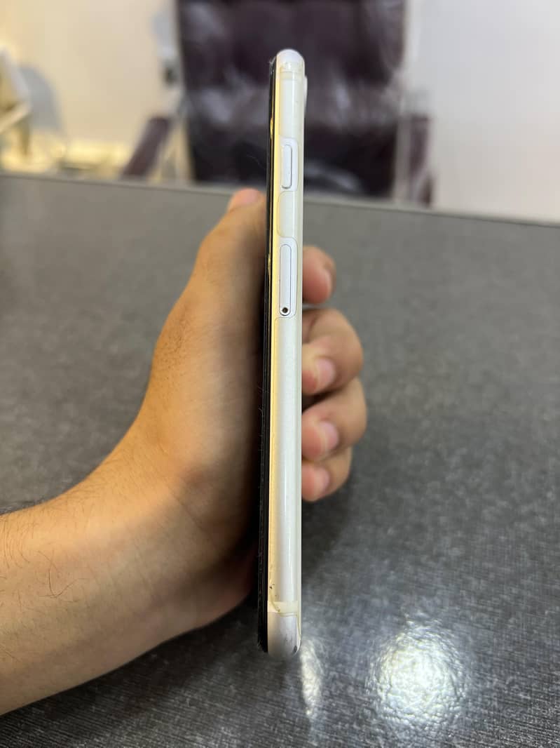 Apple iPhone SE2020 3