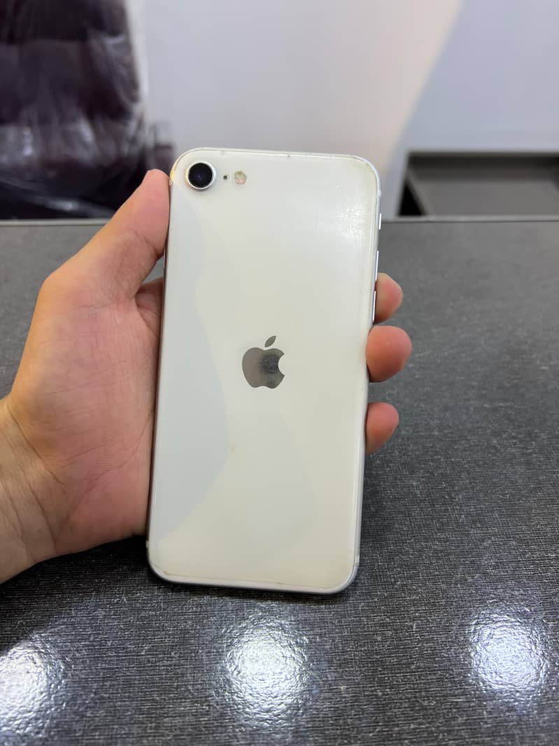 Apple iPhone SE2020 4