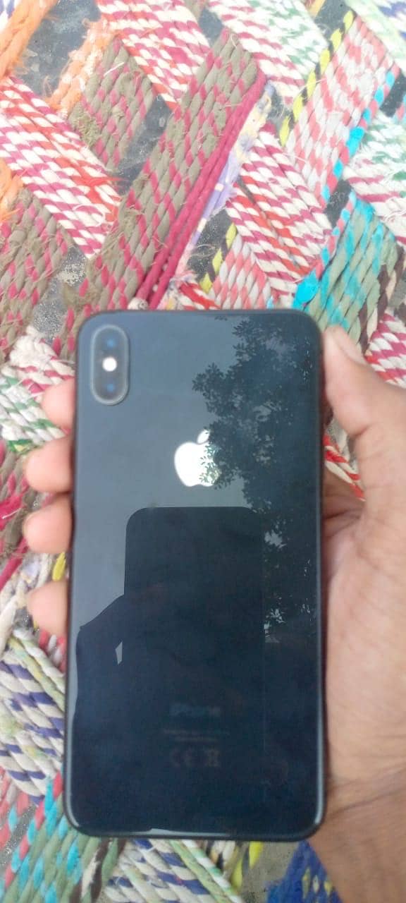 Apple iPhone XS Max 0