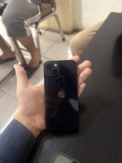 Apple iPhone 13