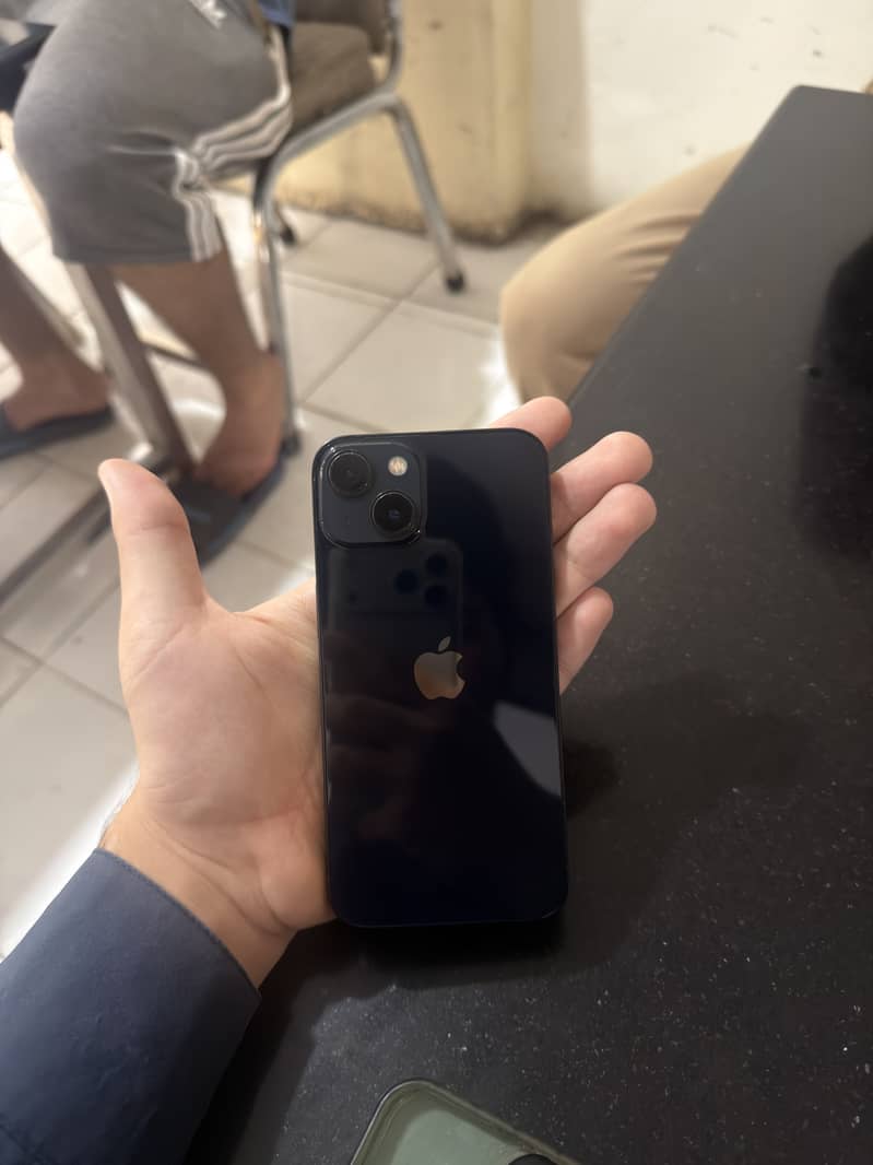 Apple iPhone 13 0