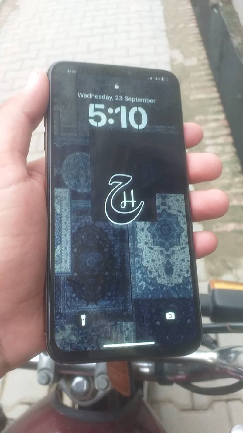 Apple iPhone XS Max 0