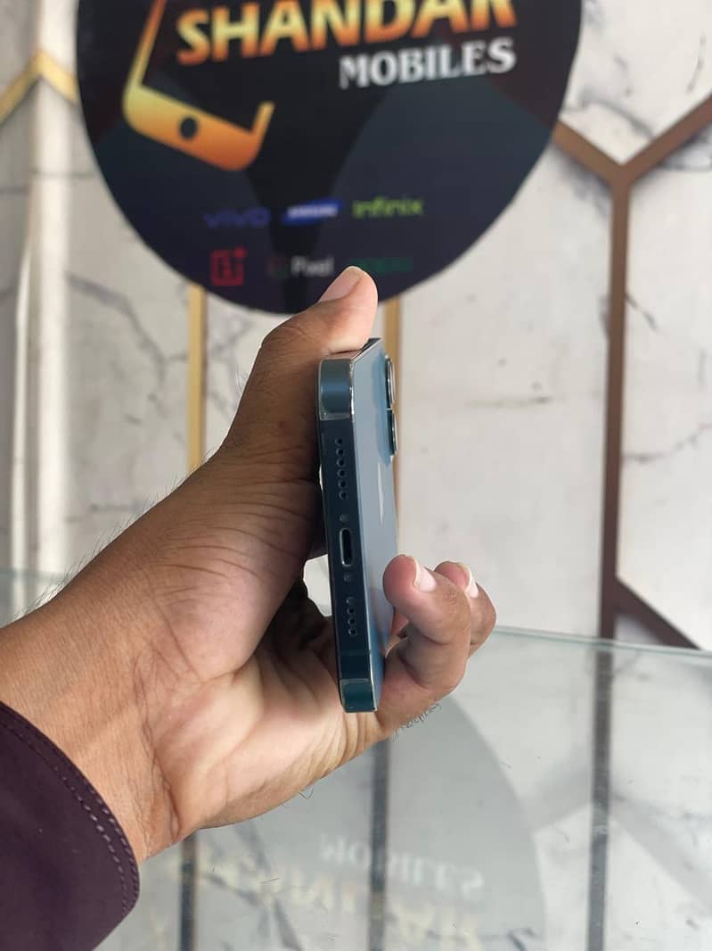 Apple iPhone 12 Pro Max 4
