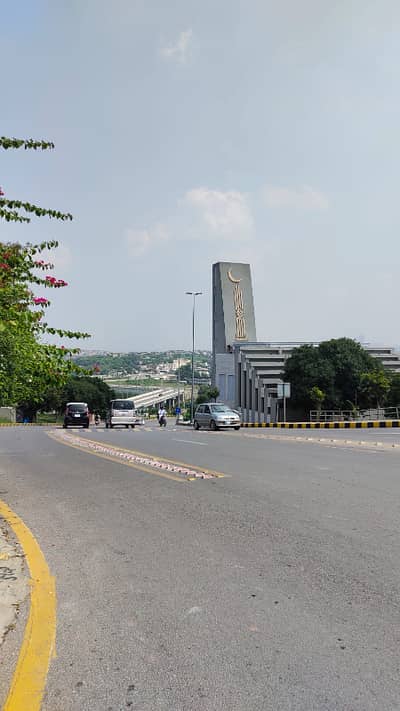 16 Marla plot available for sale at very prime location in Dha Islamabad