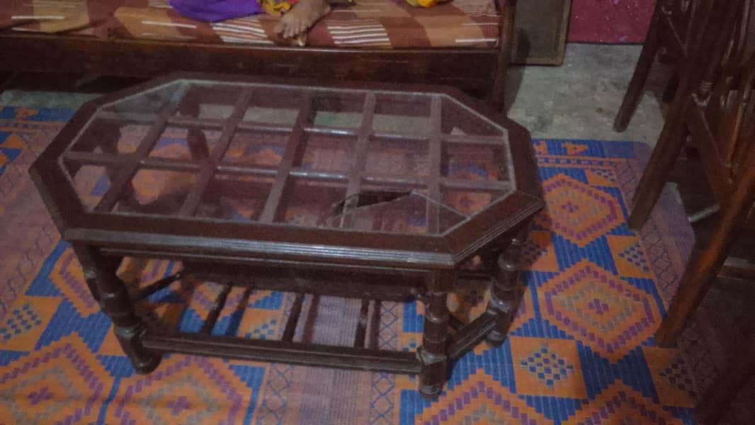 table with side tables 0