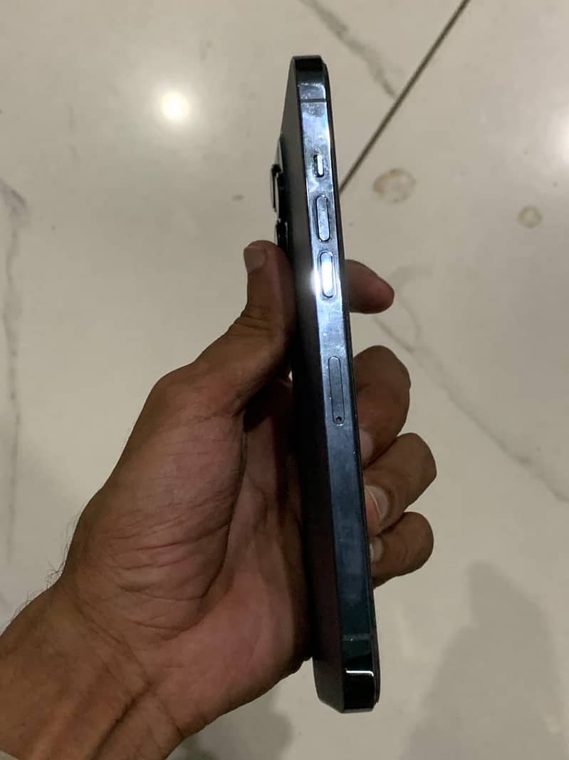 Apple iPhone 12 Pro Max 3