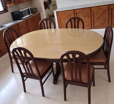 6 seats and table included