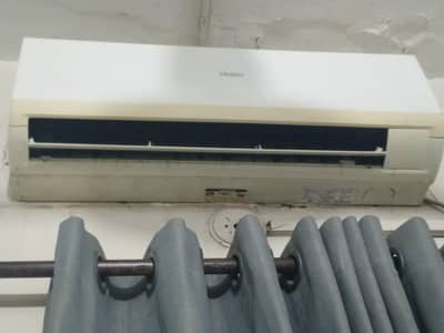 Haier Split AC 1 Ton - Non Inverter (Needs Gas Refilling)
