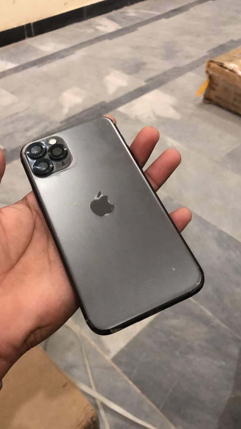 Apple iPhone 11 Pro 1