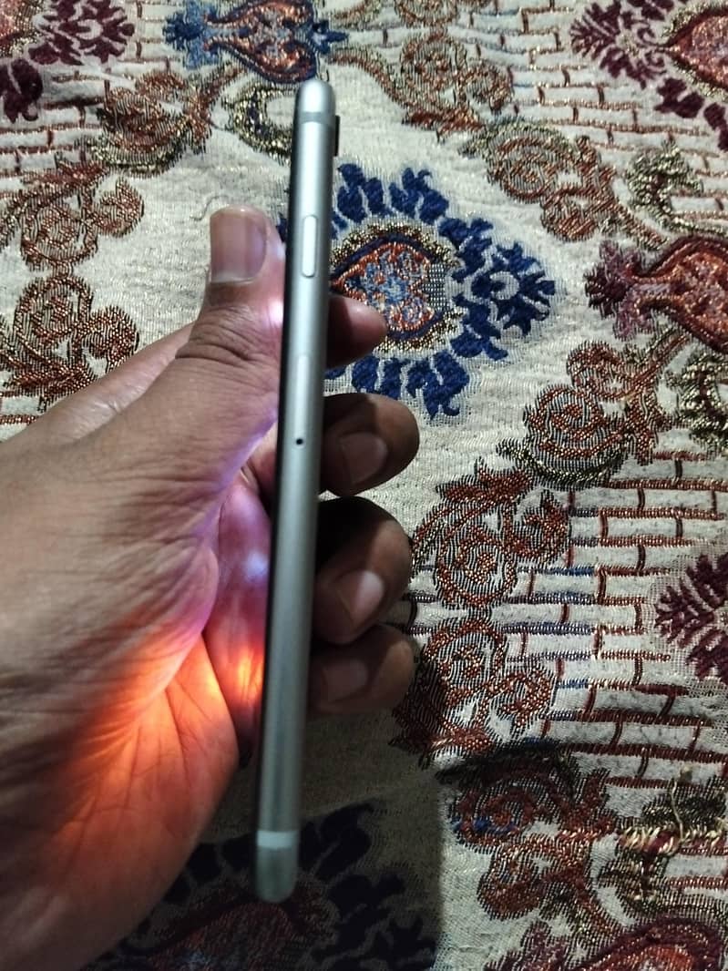 Apple iPhone 6S 1