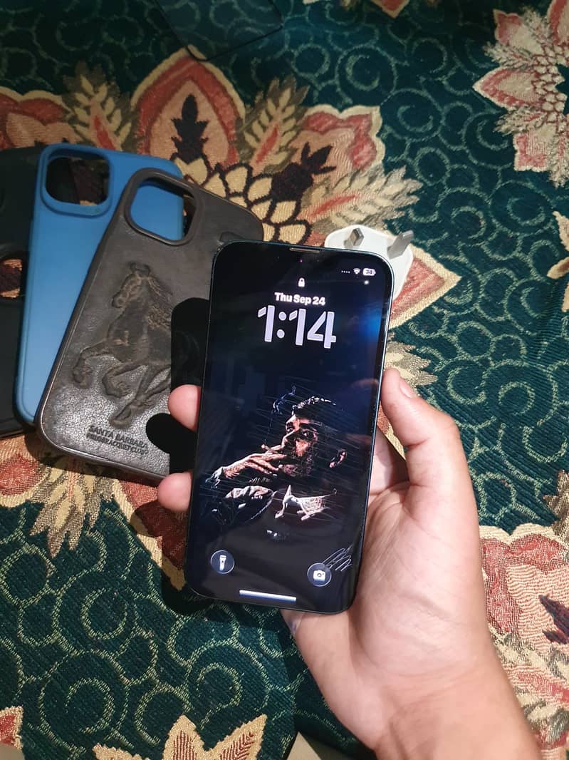 Apple iPhone 13 4